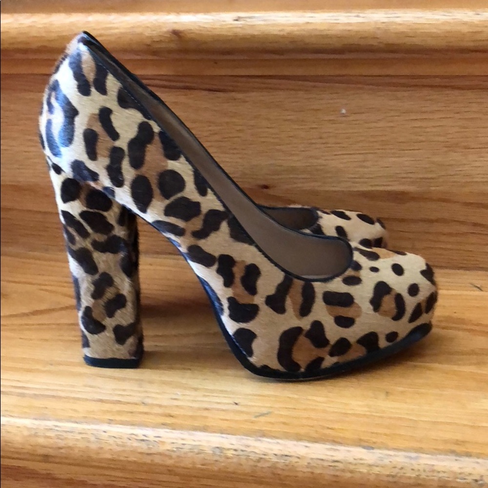 Steve Madden leopard print pumps
